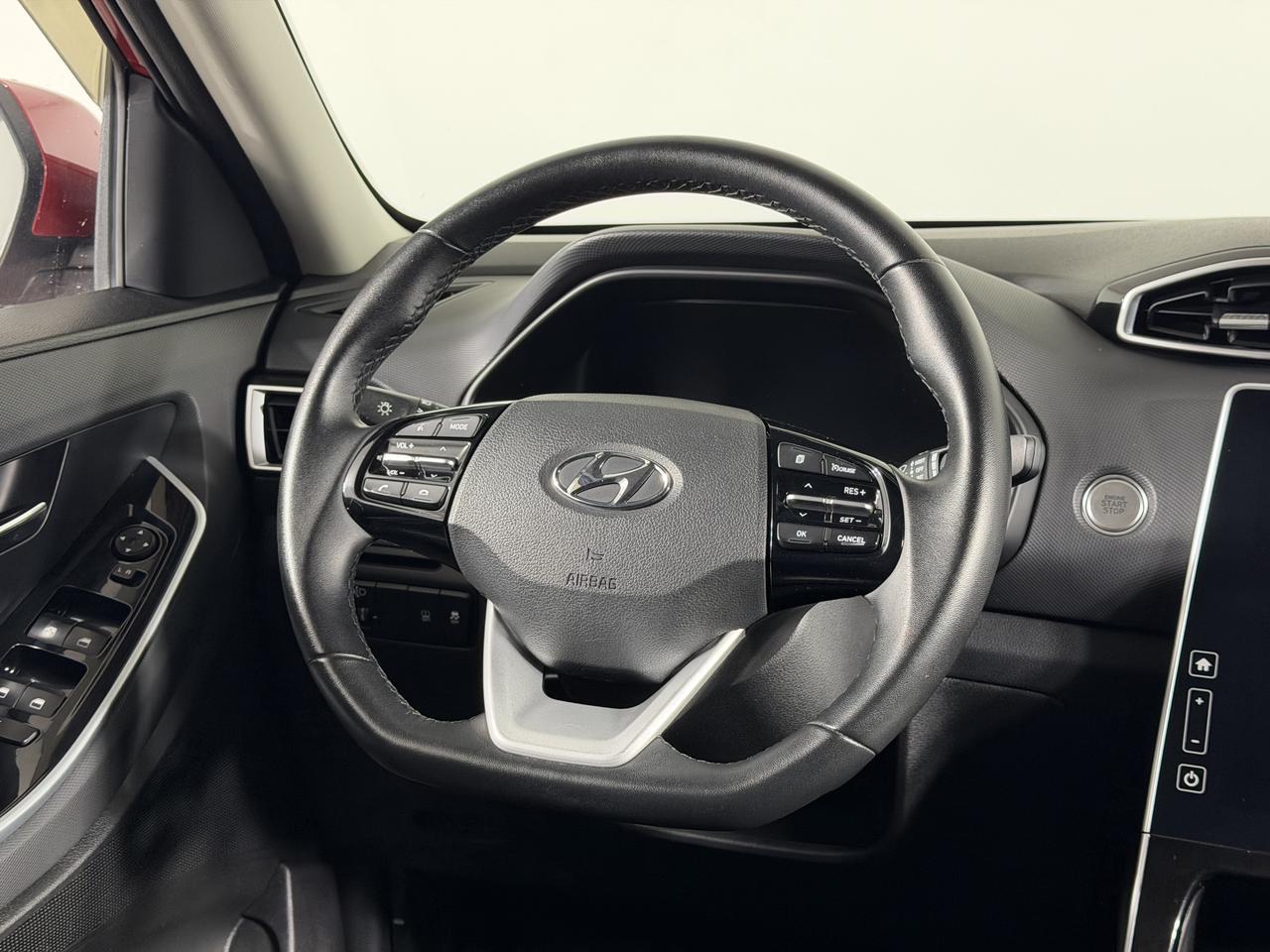 Hyundai Creta  Travel + Advanced + Двухцветная окраска кузова
