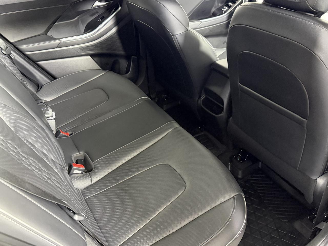 Hyundai Creta  Travel + Advanced + Двухцветная окраска кузова