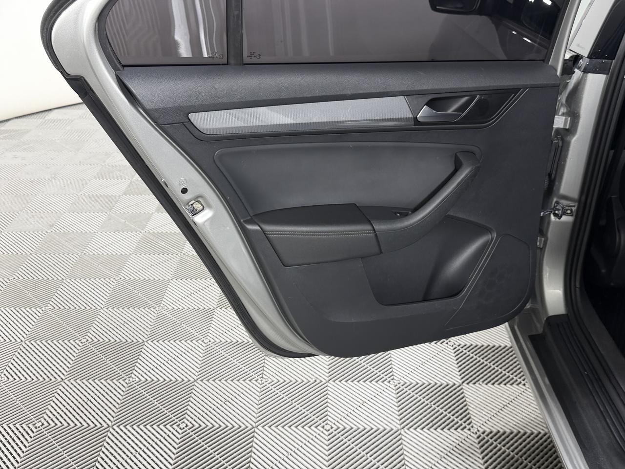 Volkswagen Polo  Status