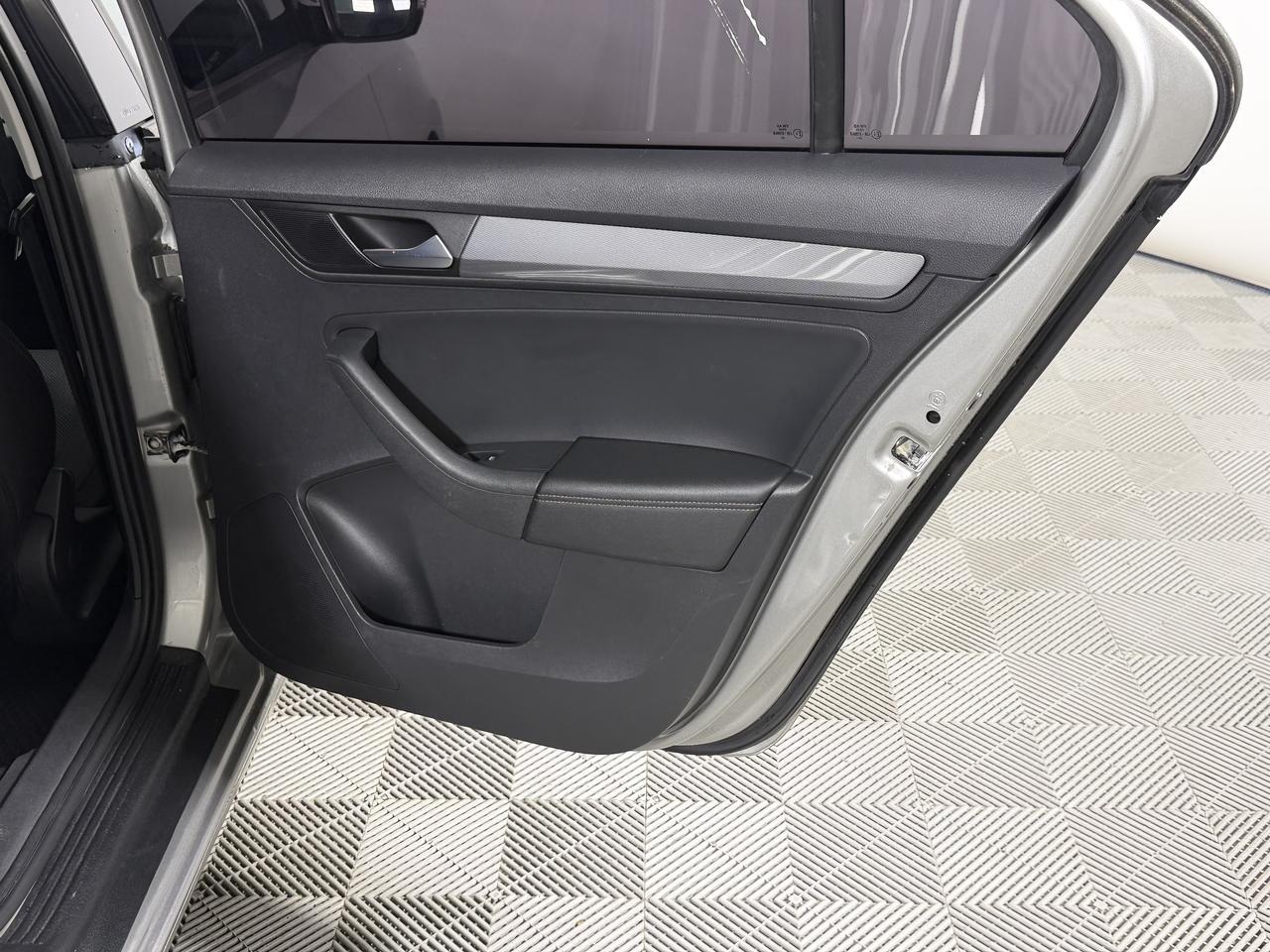 Volkswagen Polo  Status