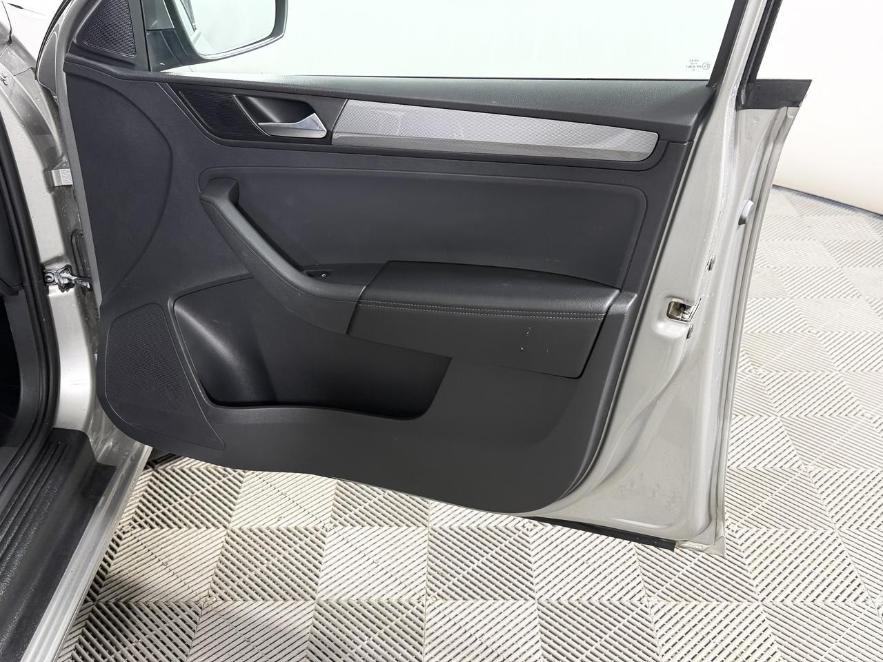 Volkswagen Polo  Status