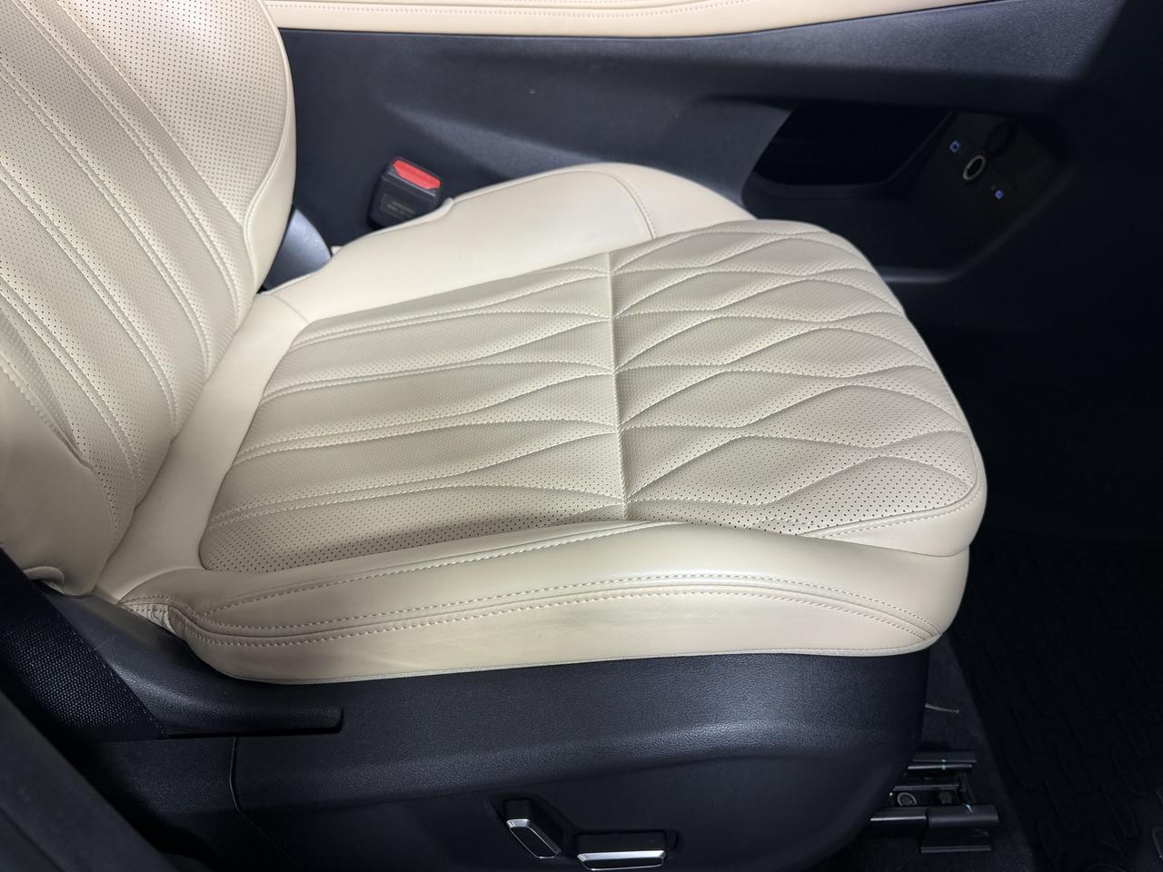 Geely Monjaro  