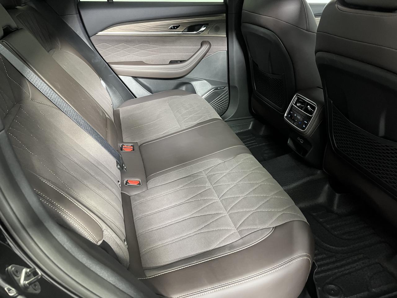 Geely Xingyue L  