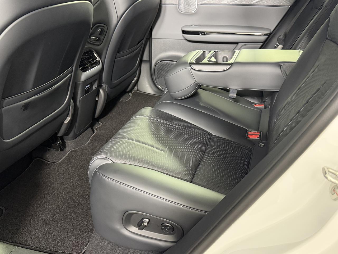 GAC GS8  