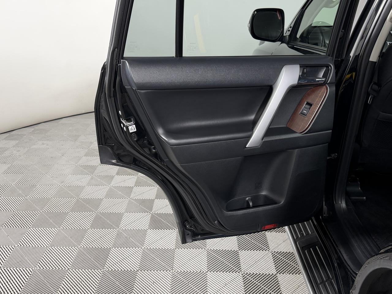 Toyota Land Cruiser Prado  Style