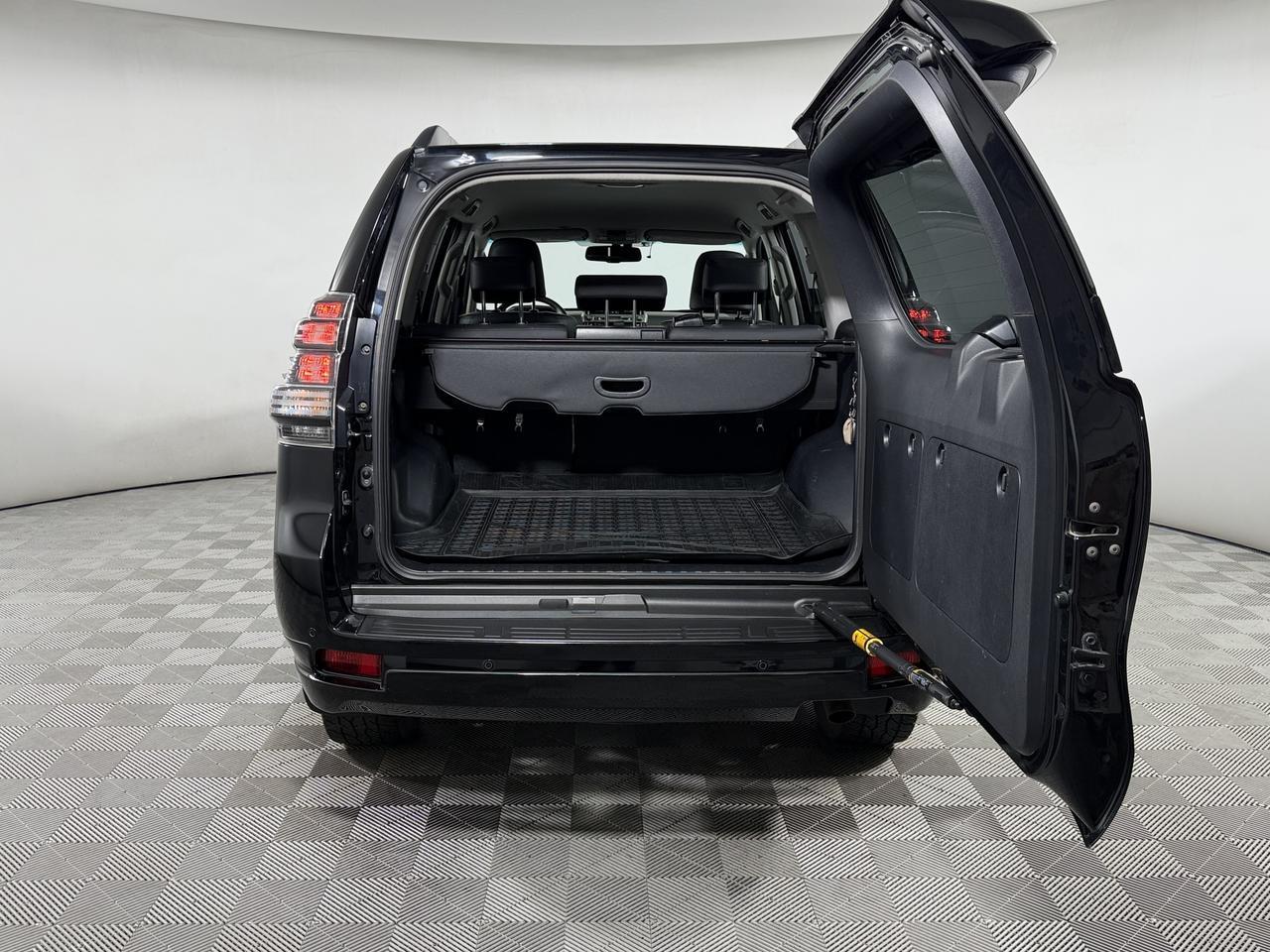 Toyota Land Cruiser Prado  Style