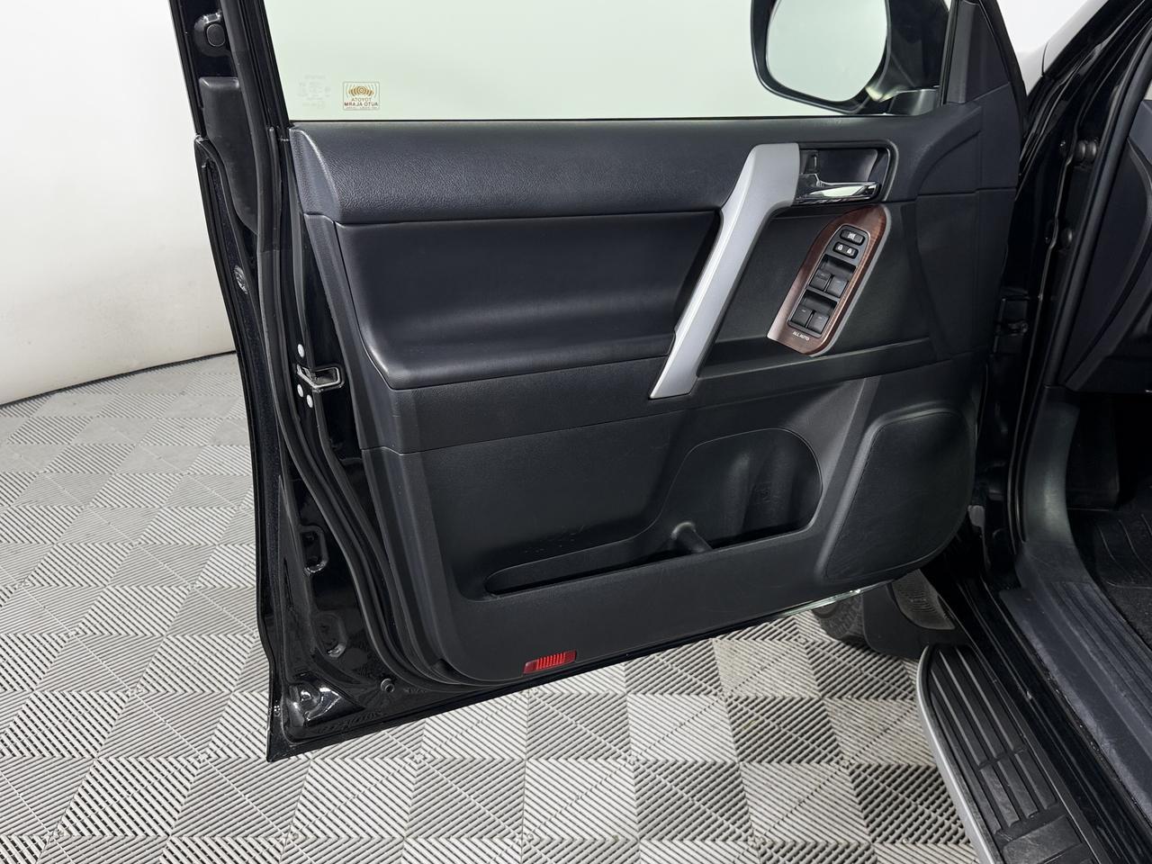 Toyota Land Cruiser Prado  Style