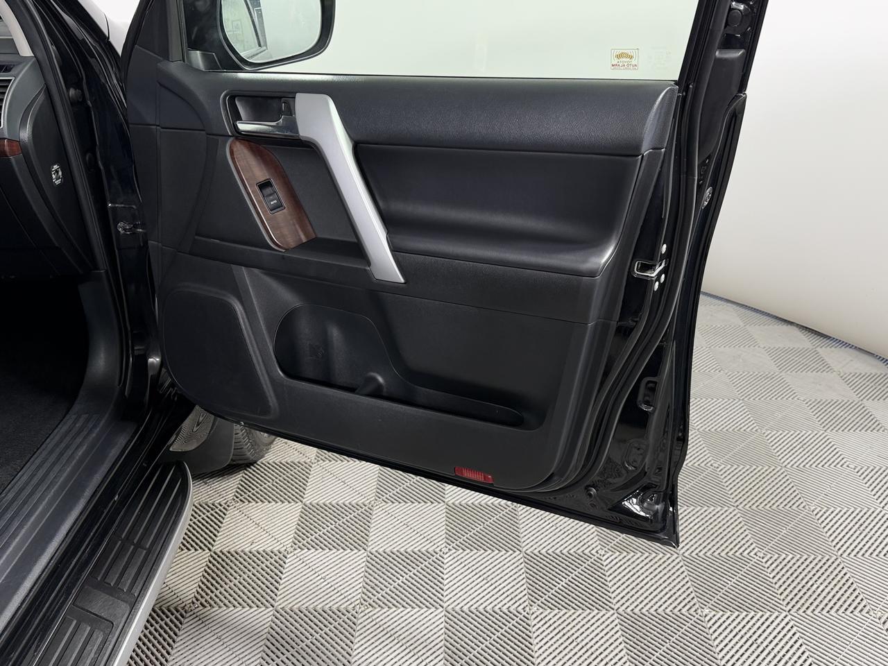 Toyota Land Cruiser Prado  Style